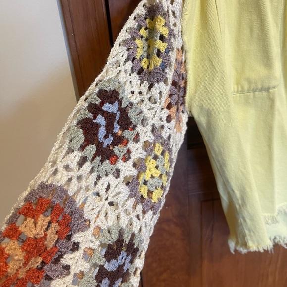 POL yellow denim shirt/shacket with crochet designed sleeves - Picture 3 of 4